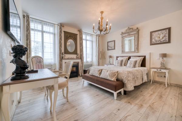 Vente Maison de maître Roullet-Saint-Estèphe 46 Pièces 1974 m²