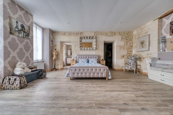 Vente Maison de maître Roullet-Saint-Estèphe 46 Pièces 1974 m²