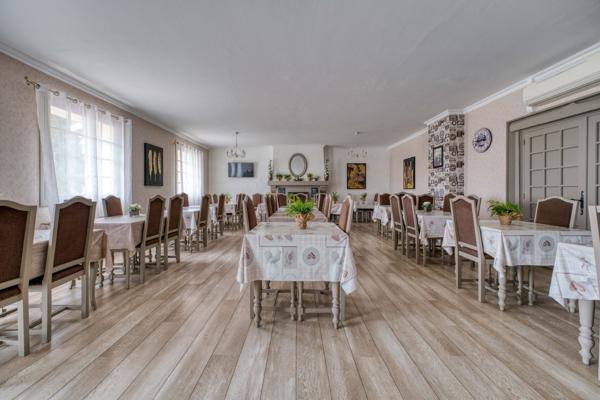 Vente Maison de maître Roullet-Saint-Estèphe 46 Pièces 1974 m²