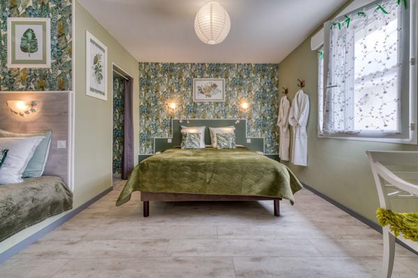 Vente Maison de maître Roullet-Saint-Estèphe 46 Pièces 1974 m²