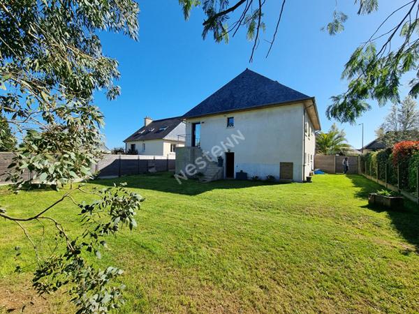 A vendre centre de MONTGERMONT, maison 4 chambres entièrement rénovée, parcelle de 601m², 163 m² habitable, sous-sol complet