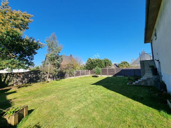 A vendre centre de MONTGERMONT, maison 4 chambres entièrement rénovée, parcelle de 601m², 163 m² habitable, sous-sol complet