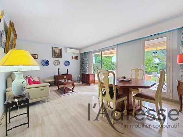 Appartement en RDJ 4 pièces 98m2 avec jardin, garage et piscine à Mandelieu