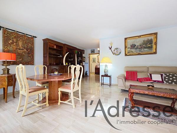 Appartement en RDJ 4 pièces 98m2 avec jardin, garage et piscine à Mandelieu