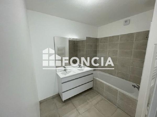 Location Appartement 4 pièces 79.9 m² - 8 RUE DU VIEUX PUITS Marseillan 34340