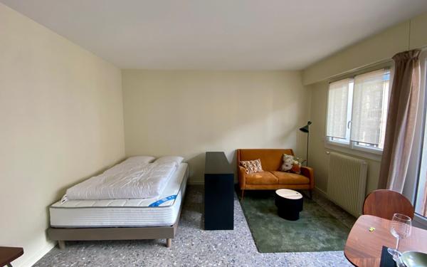 Appartement à louer    1 pièce •  Paris 17