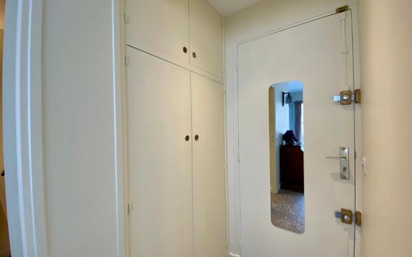 Appartement à louer    1 pièce •  Paris 17