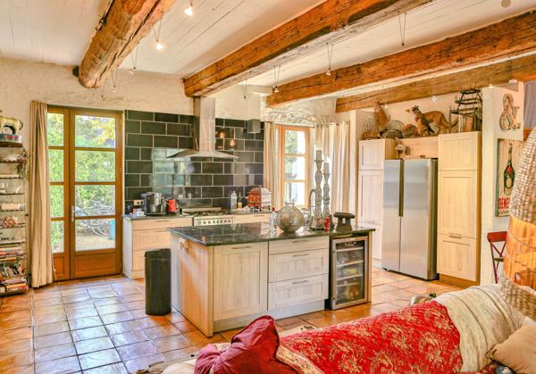 Vente Maison de luxe L'Isle-sur-la-Sorgue 8 Pièces 250 m²