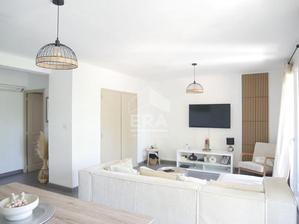 Dans  résidence sécurisée proche centre ville très bel appartement T4  de 79;5 m² + Loggia et cave