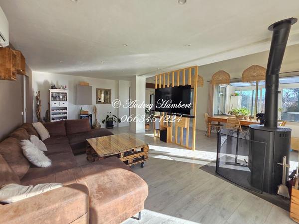 VILLENEUVE, Propriété  de 180 m²  + dépendances avec maison principale, T2 indépendant et grand potentiel sur 6900 m²