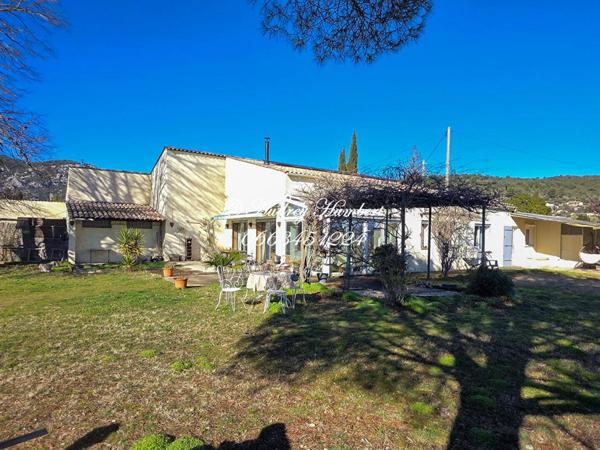 VILLENEUVE, Propriété  de 180 m²  + dépendances avec maison principale, T2 indépendant et grand potentiel sur 6900 m²