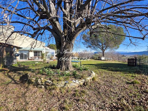 VILLENEUVE, Propriété  de 180 m²  + dépendances avec maison principale, T2 indépendant et grand potentiel sur 6900 m²