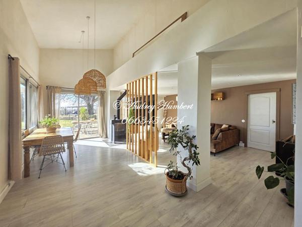 VILLENEUVE, Propriété  de 180 m²  + dépendances avec maison principale, T2 indépendant et grand potentiel sur 6900 m²