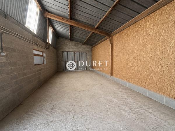 Maison rénovée avec hangar de 330 m²