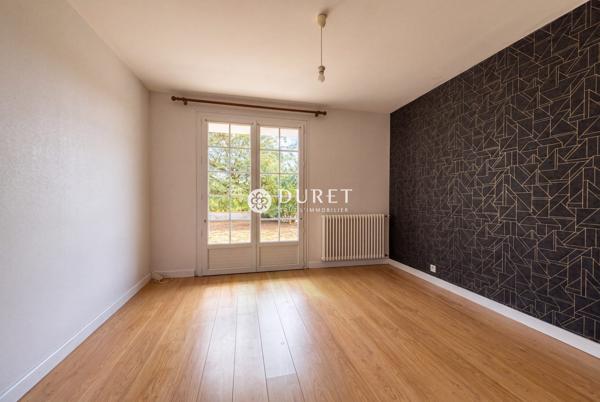 Maison rénovée avec hangar de 330 m²