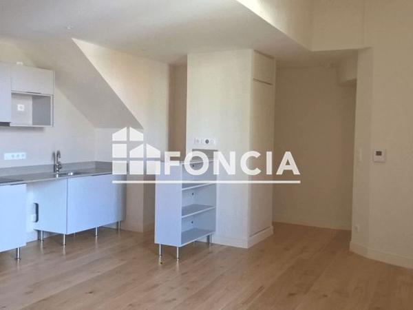 Location Appartement 3 pièces 54.24 m² - 7 RUE FRESQUE Nimes 30000