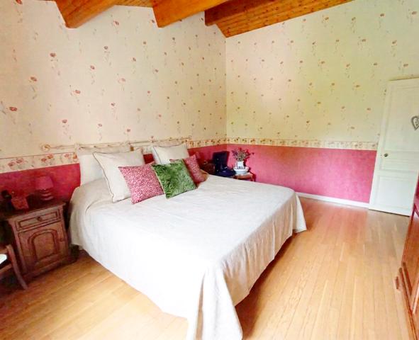 Maison  6 pièce(s)  4 chambre(s)  147.55 m²