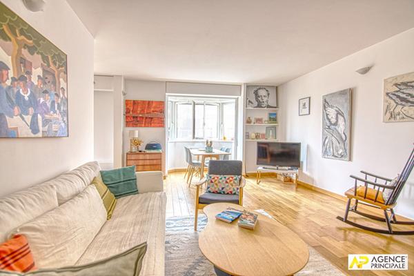 Versailles Montreuil Glatigny - Appartement 4 pièces 93 m² environ situé au 2eme étage avec ascenseur, cave et double parking en sous-sol €649 000 ** - Référence 27268