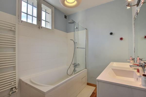 Maison 9 pièces - 253 m² Bien prestige