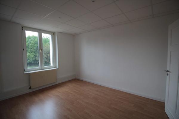Dpt Moselle (57), à louer BOUZONVILLE appartement T4