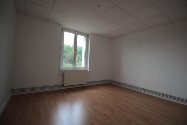 Dpt Moselle (57), à louer BOUZONVILLE appartement T4