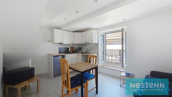 ISTRES, Appartement type 2, en duplex, situe en peripherie du centre ancien