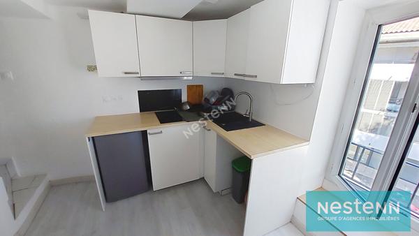 ISTRES, Appartement type 2, en duplex, situe en peripherie du centre ancien
