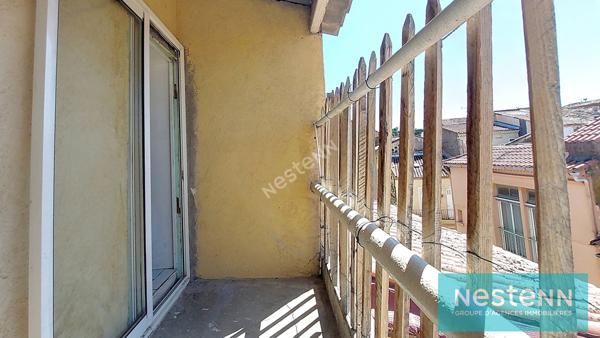 ISTRES, Appartement type 2, en duplex, situe en peripherie du centre ancien