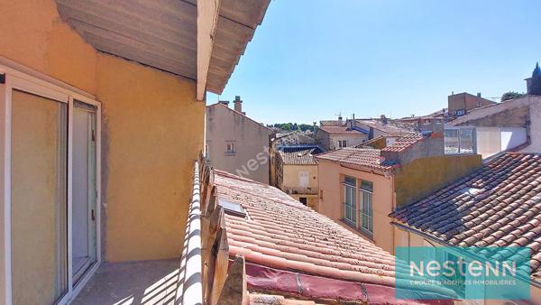 ISTRES, Appartement type 2, en duplex, situe en peripherie du centre ancien