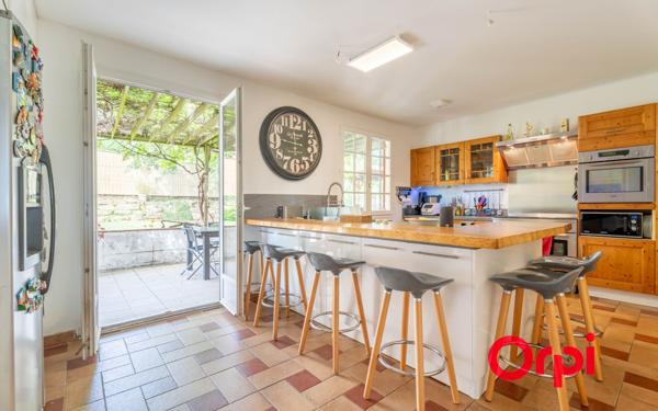 Maison à vendre    6 pièces • 185,43 m2 Lozanne