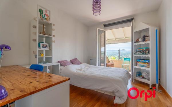 Maison à vendre    6 pièces • 185,43 m2 Lozanne