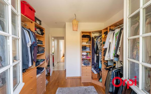 Maison à vendre    6 pièces • 185,43 m2 Lozanne