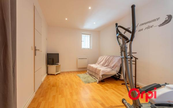 Maison à vendre    6 pièces • 185,43 m2 Lozanne