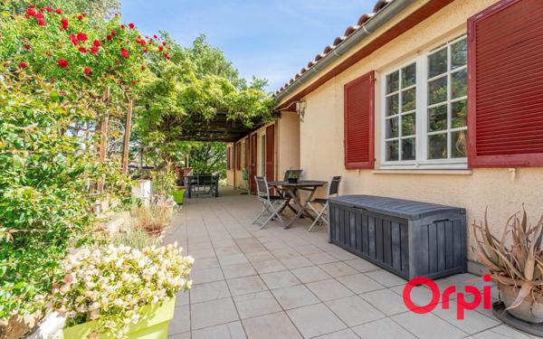 Maison à vendre    6 pièces • 185,43 m2 Lozanne