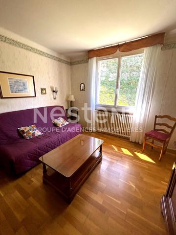 GRAND MAISON SUR VASTE TERRAIN ET DEPENDANCE