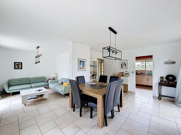Maison Saint Sylvain D'Anjou - 6 pièces - 209 m2