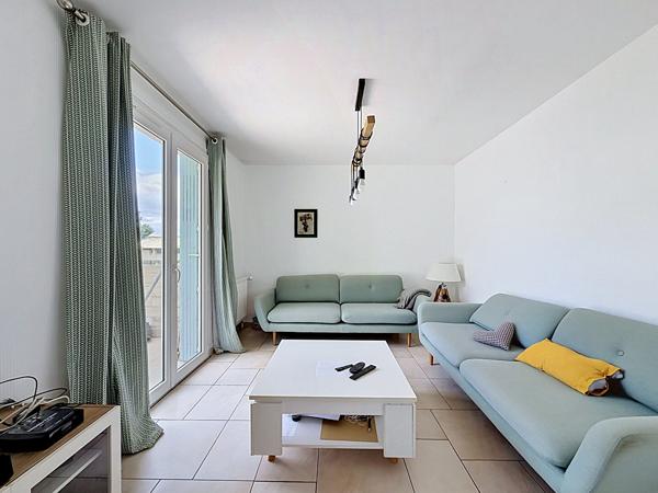 Maison Saint Sylvain D'Anjou - 6 pièces - 209 m2