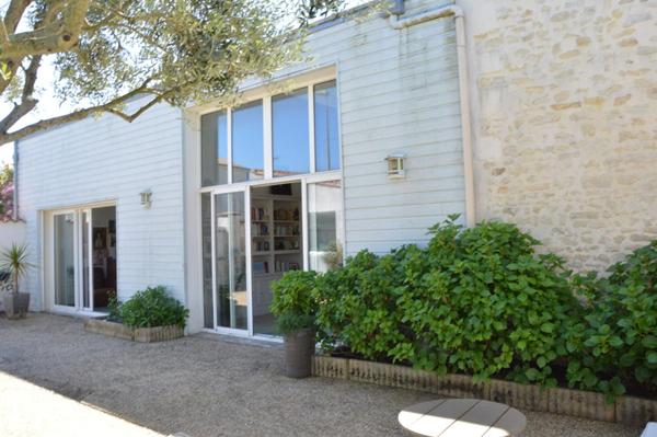 Belle grande maison avec dépendances 17 LA ROCHELLE MARSILLY