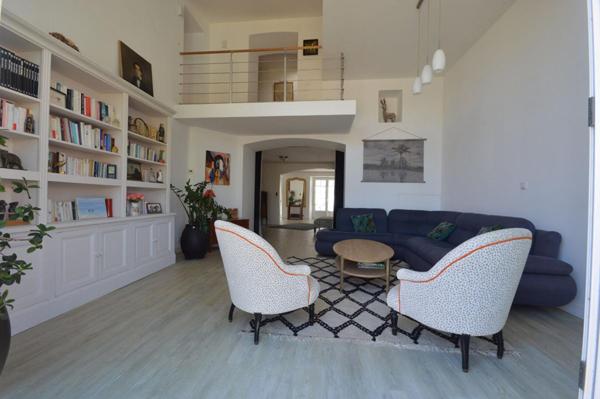 Belle grande maison avec dépendances 17 LA ROCHELLE MARSILLY