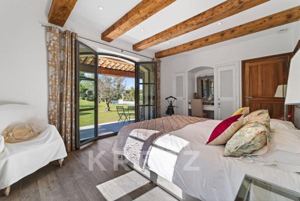 Villa contemporaine haut de gamme avec piscine – Saint-Rémy-de-Provence