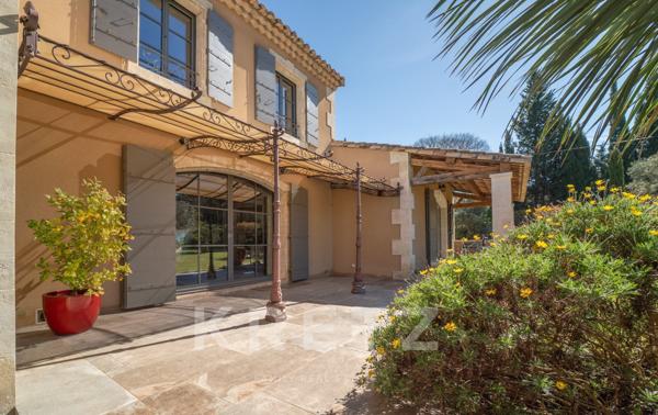 Villa contemporaine haut de gamme avec piscine – Saint-Rémy-de-Provence