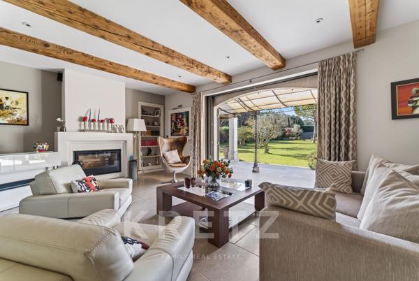 Villa contemporaine haut de gamme avec piscine – Saint-Rémy-de-Provence