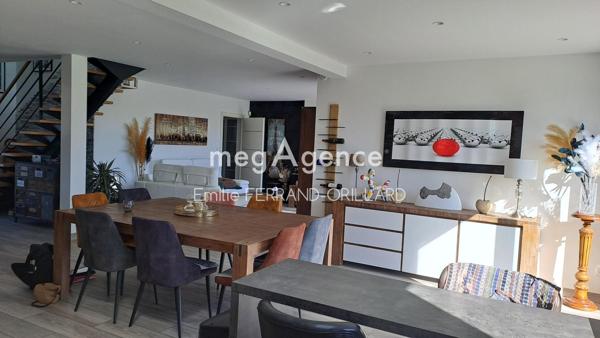 Maison à OMBREE D ANJOU, 49420 - 8 pièces 153m²