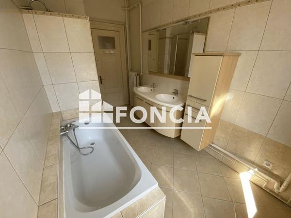 Location Appartement 6 pièces 168.2 m² - 15 BLD DU CHAMPS DE MARS Colmar 68000