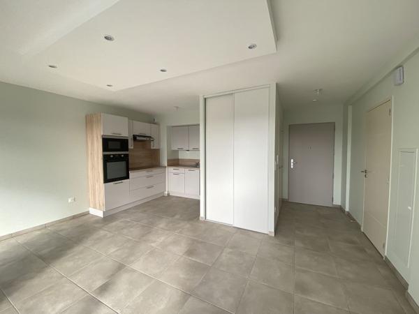 Appartement F2 - MONTROND LES BAINS