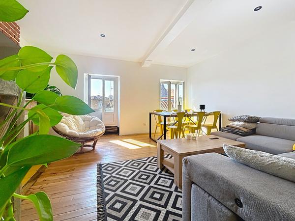 APPARTEMENT T4 CHARMANT, ATYPIQUE ET LUMINEUX AVEC CAVE ET JARDIN