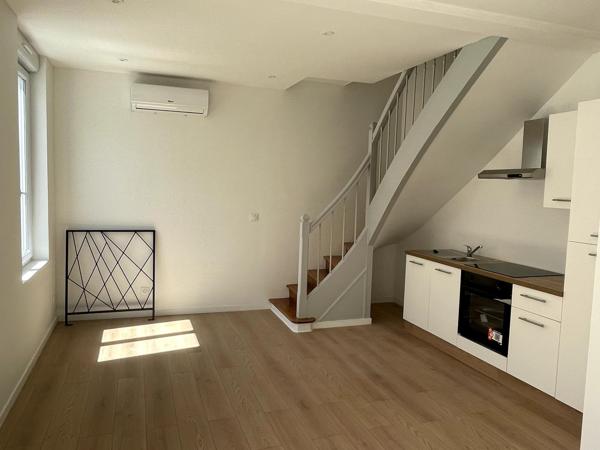 JAMIN, REIMS - MAISON DE VILLE RÉNOVÉE AVEC JARDIN
