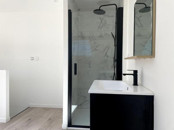 JAMIN, REIMS - MAISON DE VILLE RÉNOVÉE AVEC JARDIN