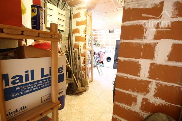 SOUS COMPROMIS une villa de 153 m² avec un jardin clôturé.