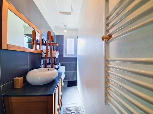 Maison T4 avec jardin et dépendance aménagée
